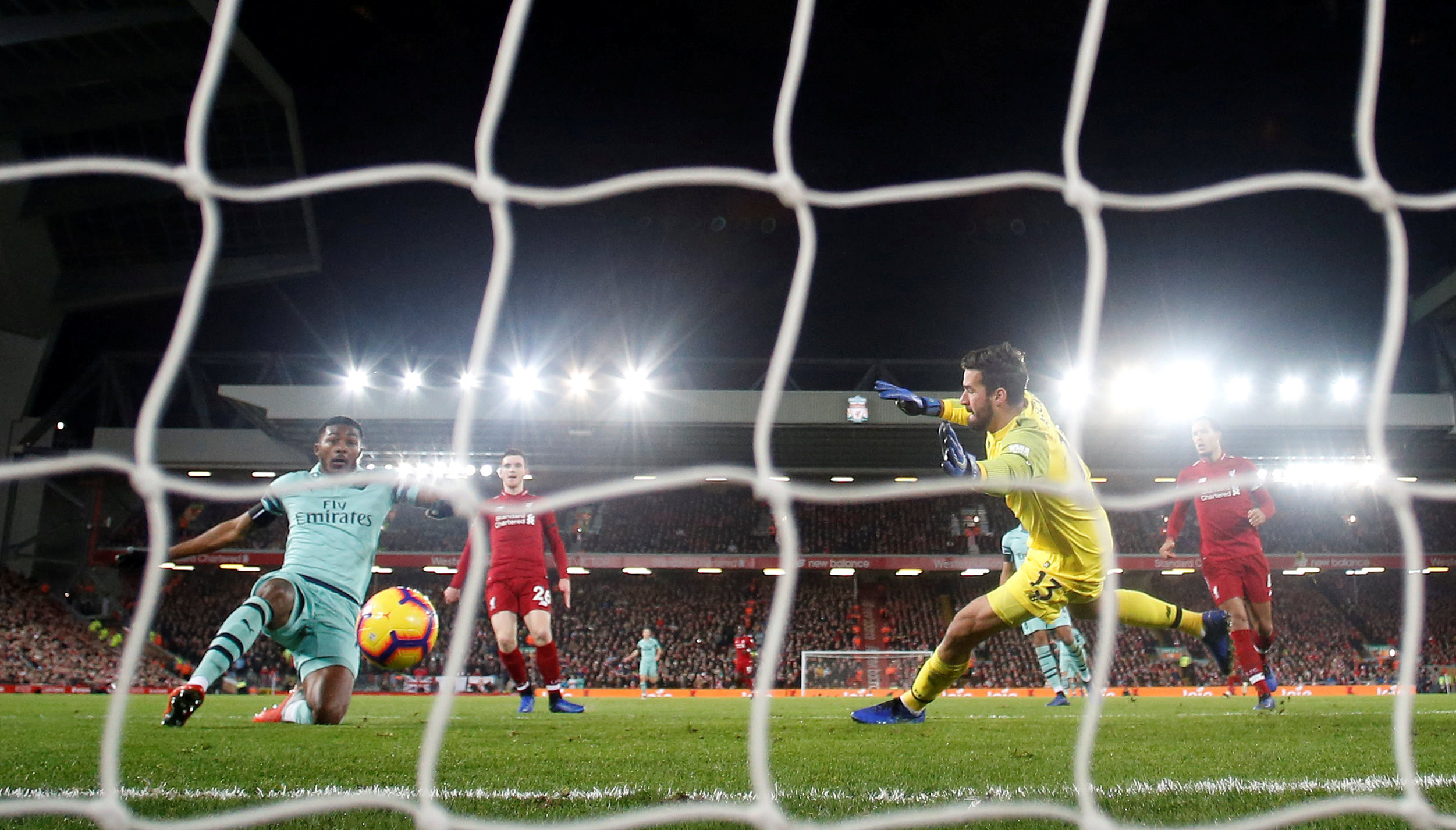 关于利物浦翻盘阿森纳，特尔施特根三分雨点燃全场的信息